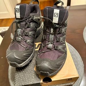 Salomon XA PRO 3D V7 Gore-TEX Trail Running  Size 8, Worn Once